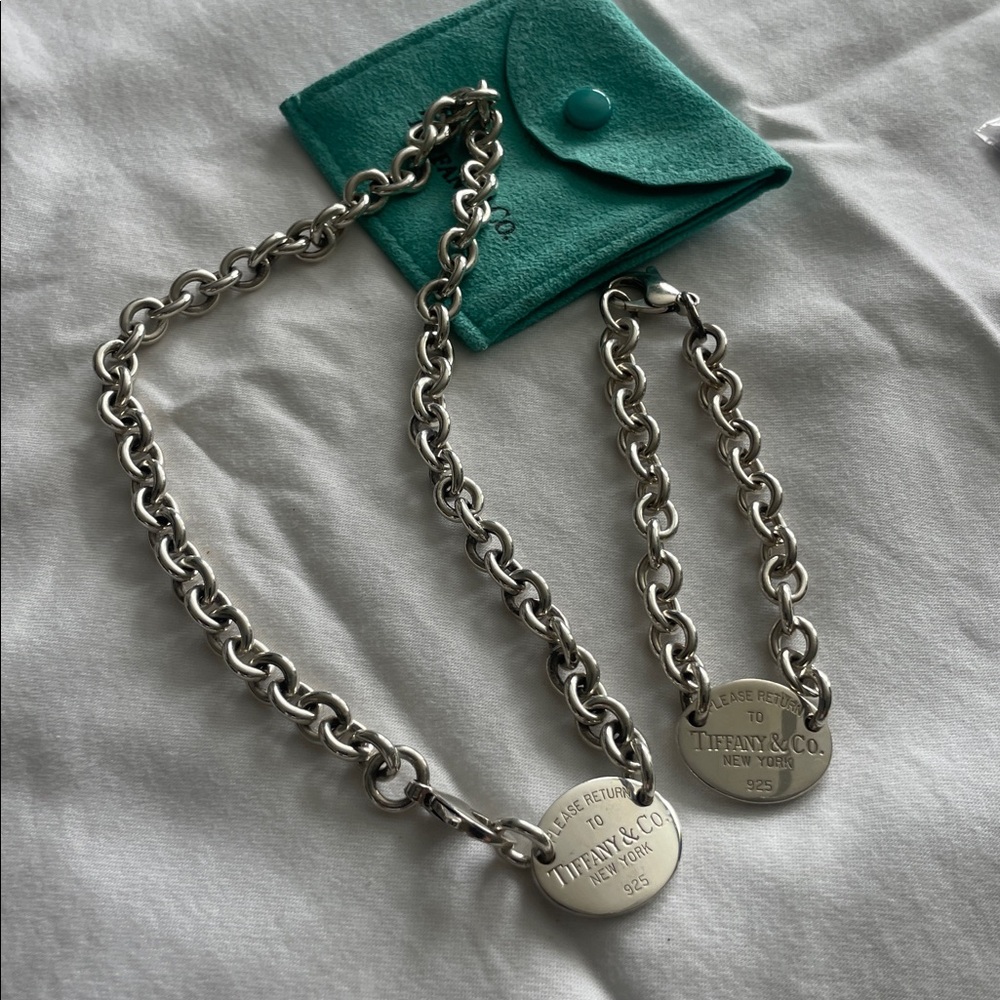 💖✨Please Return to Tiffany & Co.Iconic Design. Silver Bracelet and Necklace set💖 - Picture 15 of 15